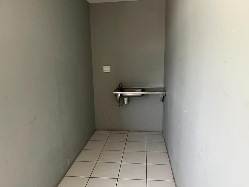 To Let Commercial Property for Rent in Killarney Gardens Western Cape